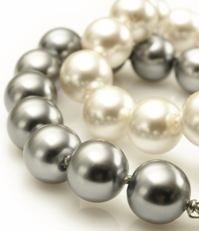 Montage de colliers de perles avec Léonie Tremblay